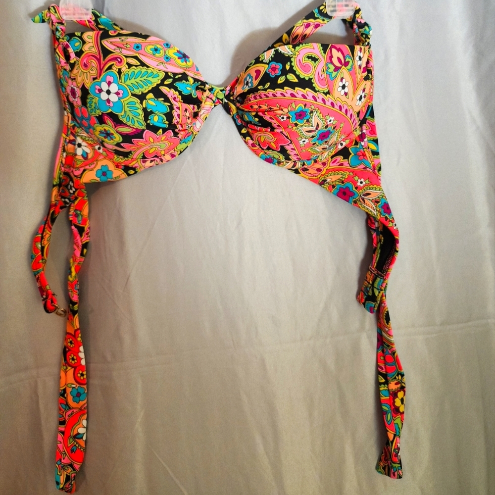 Small bathing suit top